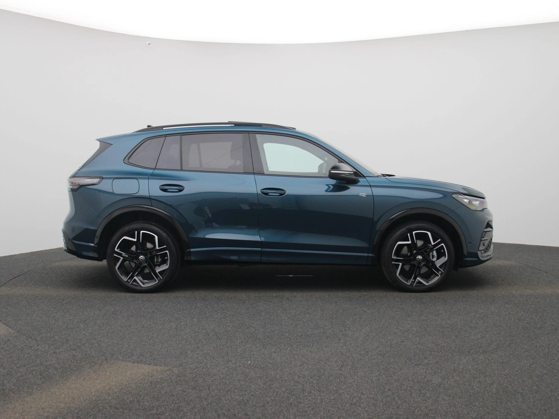 Volkswagen-Tiguan-image-5