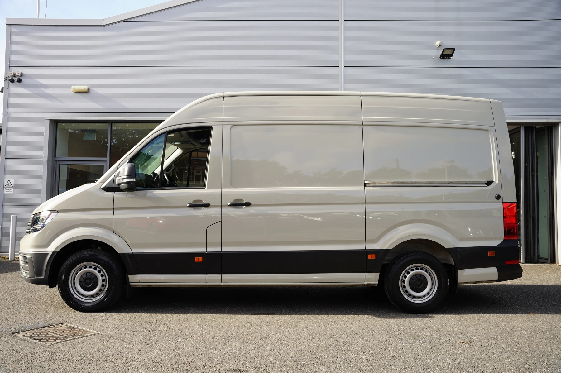 Volkswagen-Crafter-image-14