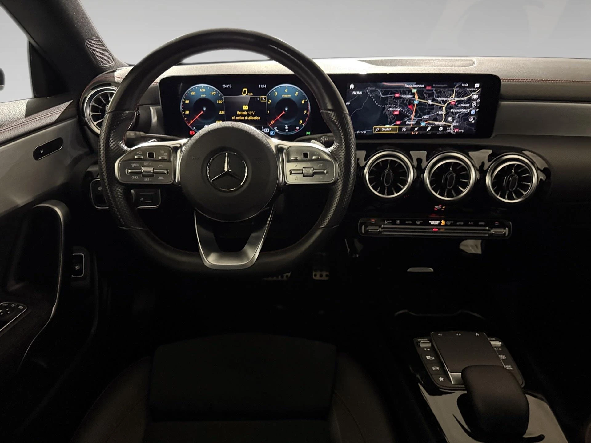 Mercedes-Benz-CLA-image-5