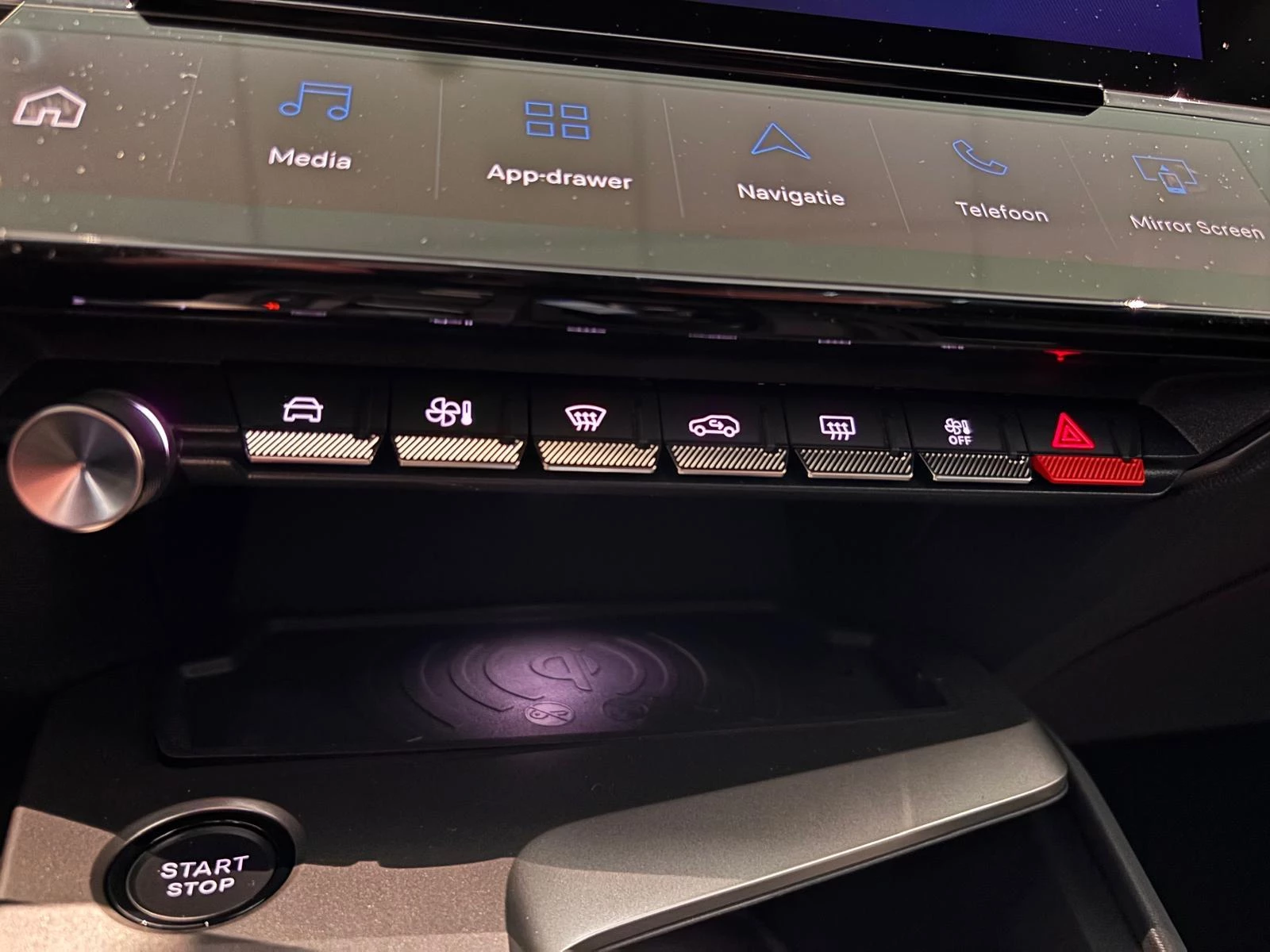 Peugeot-e-308-image-24