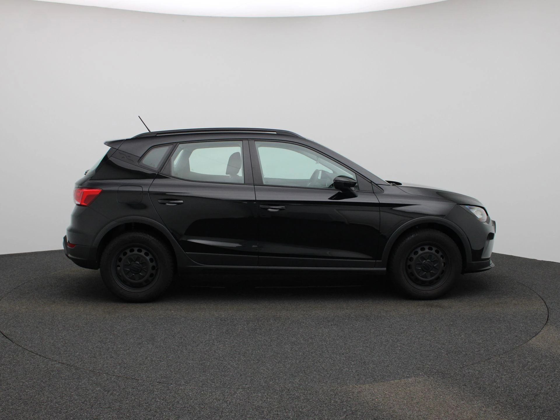 SEAT-Arona-image-5