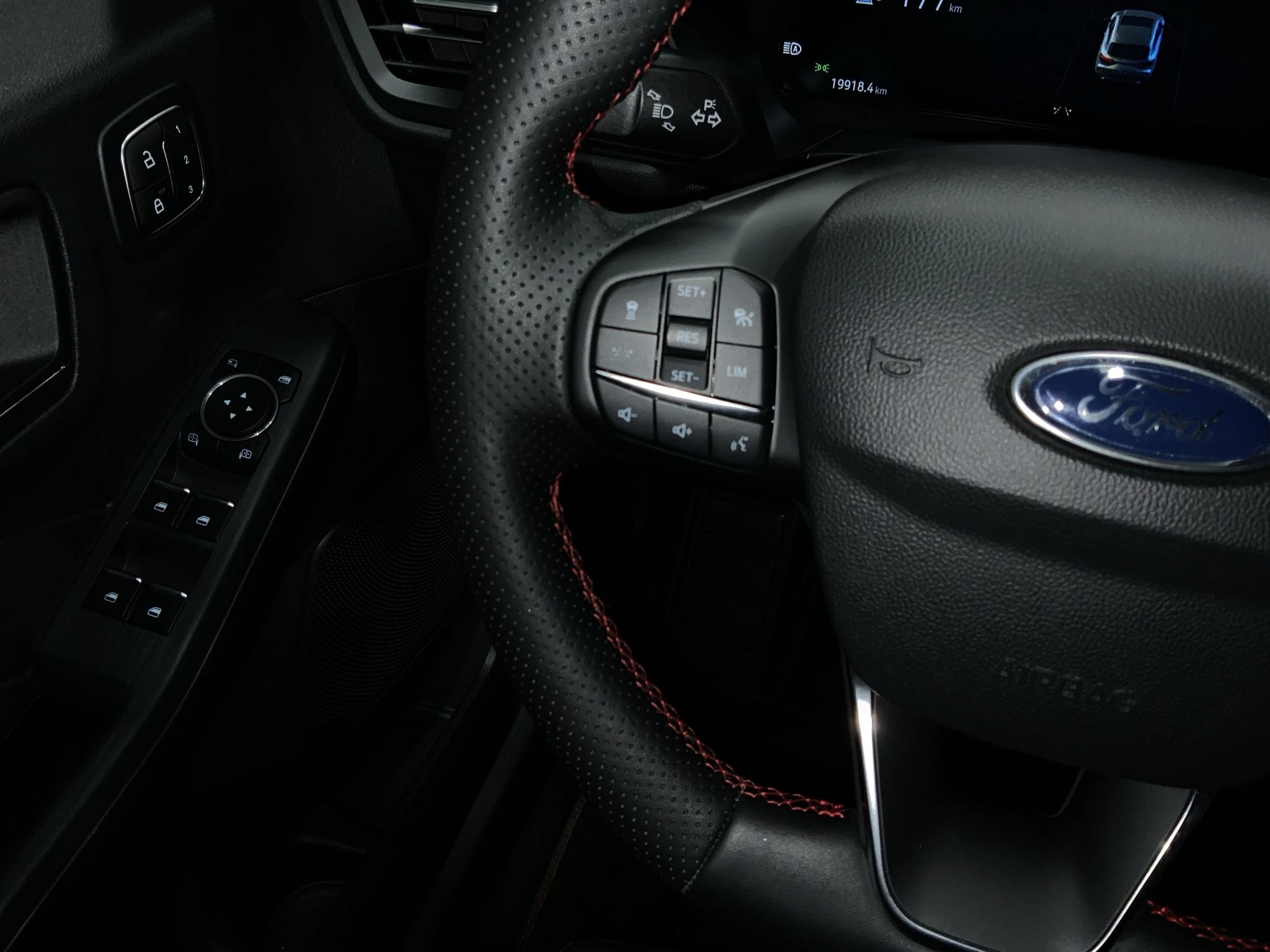 Ford Kuga ST-Line X*PANO*AHK*LED-MATRIX*360GRAD*ACC*NAVI*SOUND-SYS.
