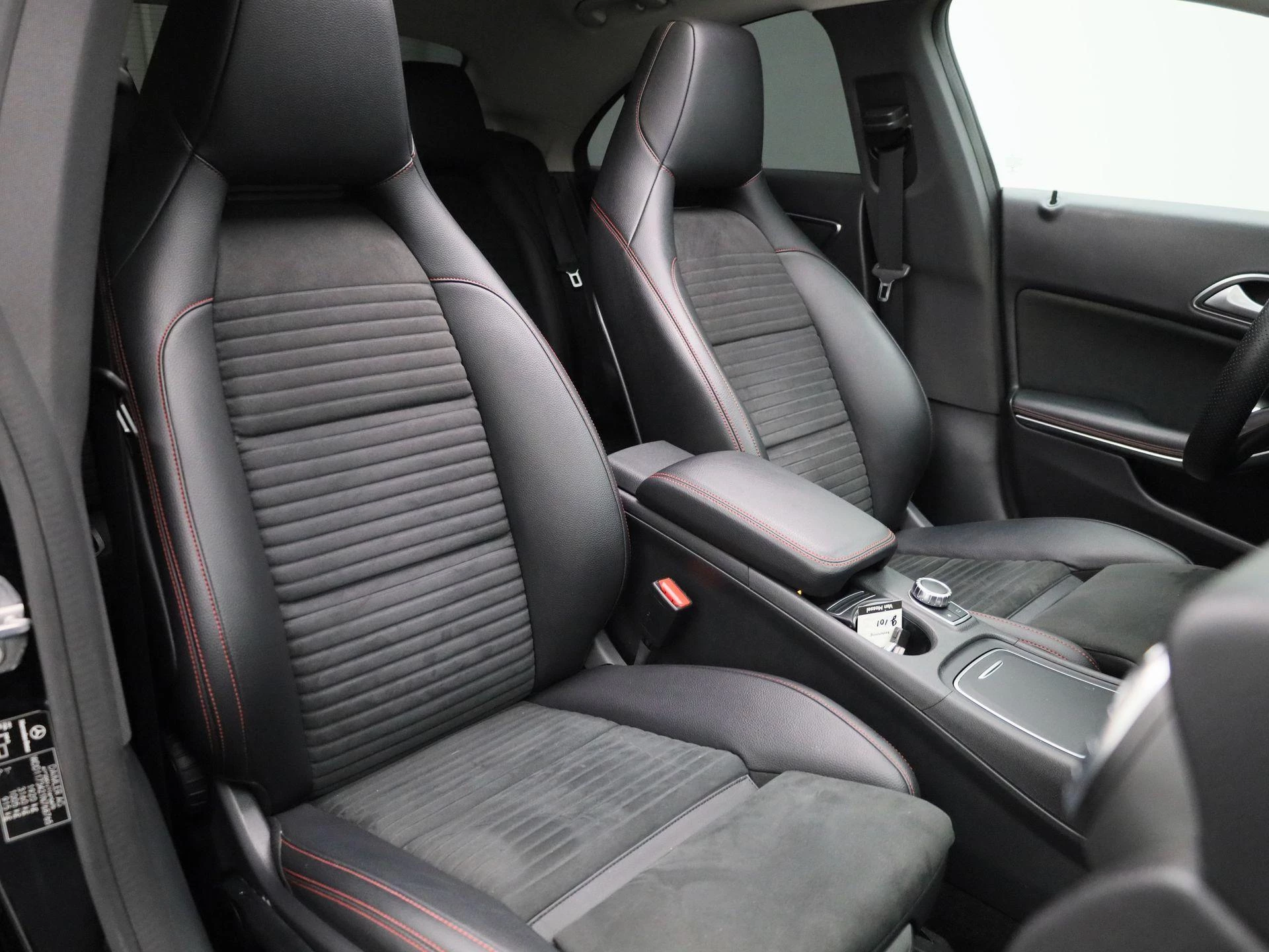 Mercedes-Benz-CLA-image-42