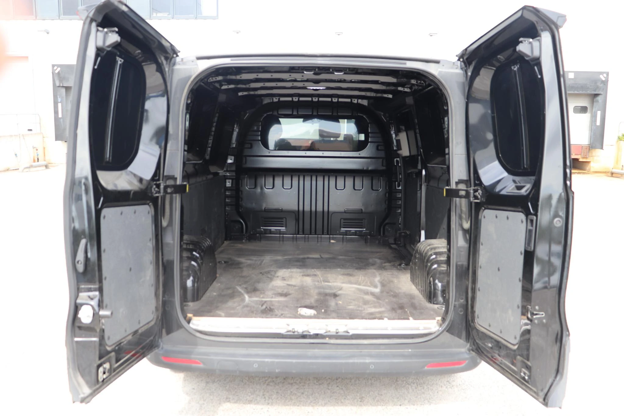 Maxus-Deliver 7-image-16