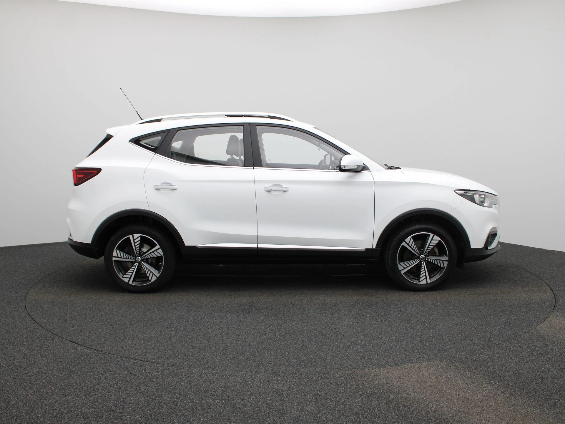 MG-ZS EV-image-5