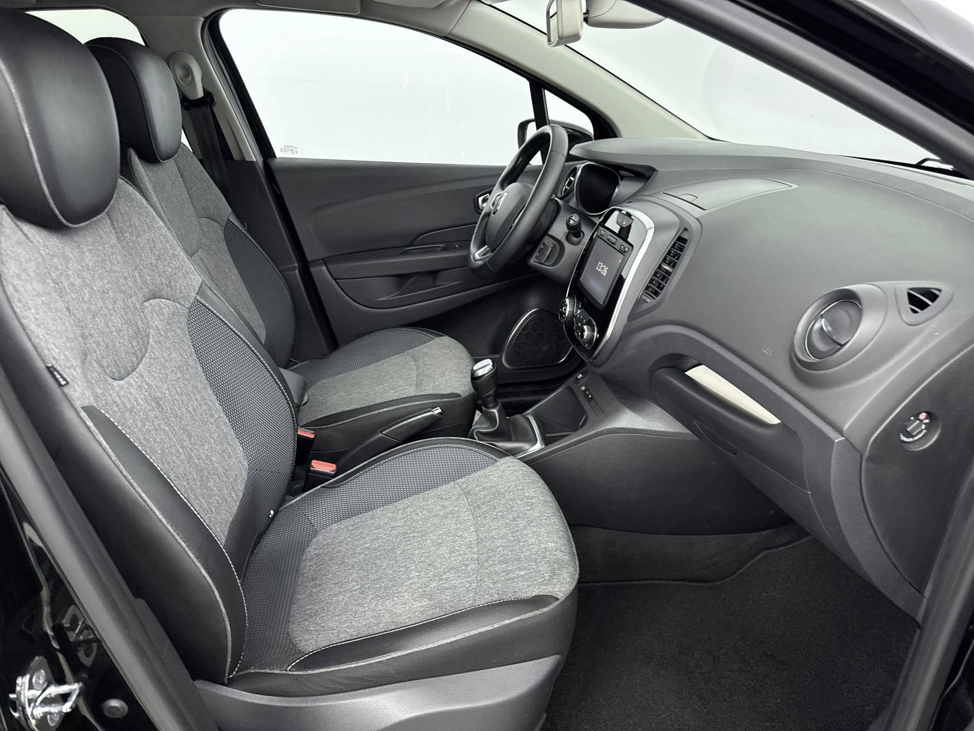 Renault-Captur-image-21