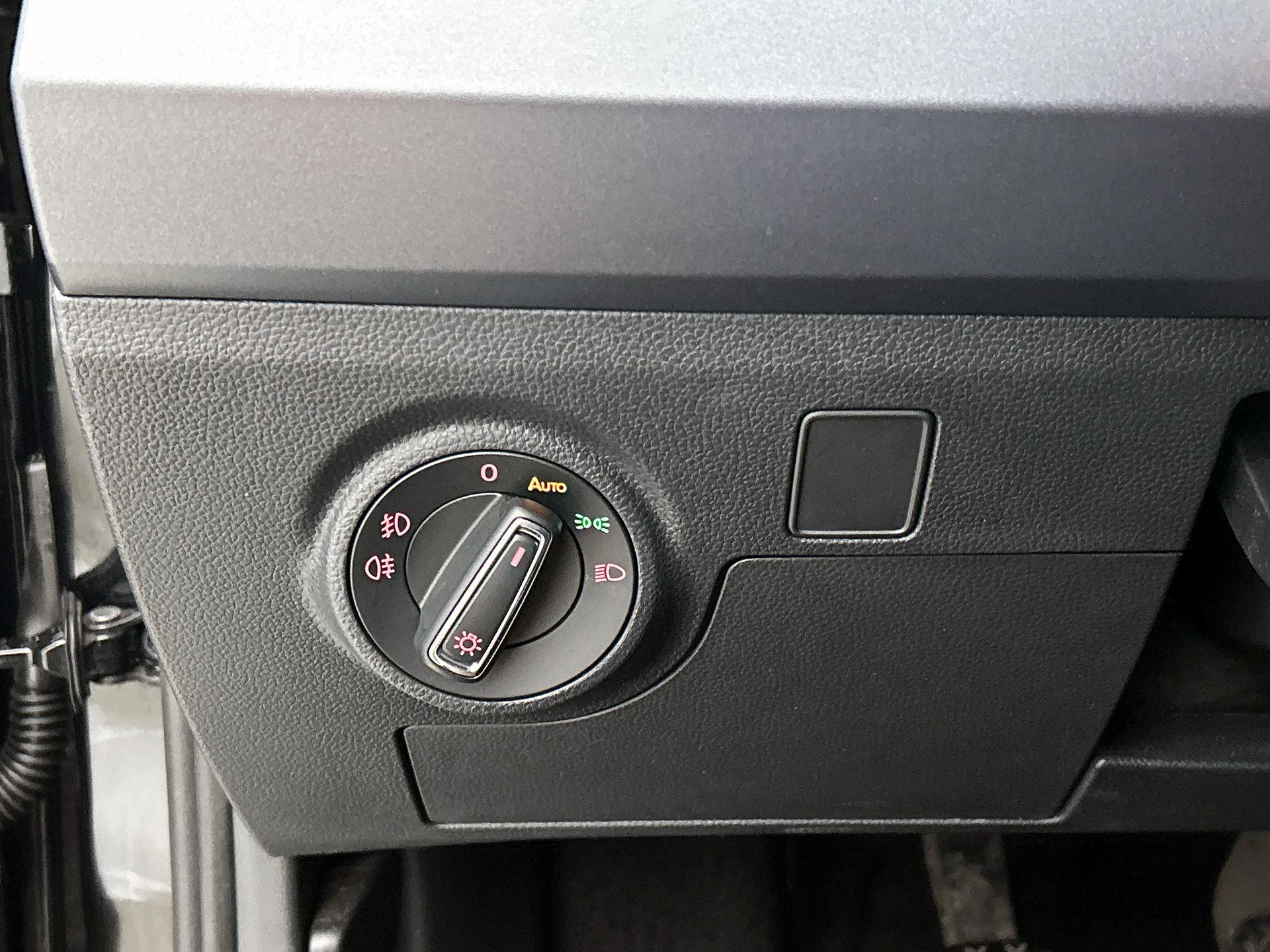 SEAT-Arona-image-21