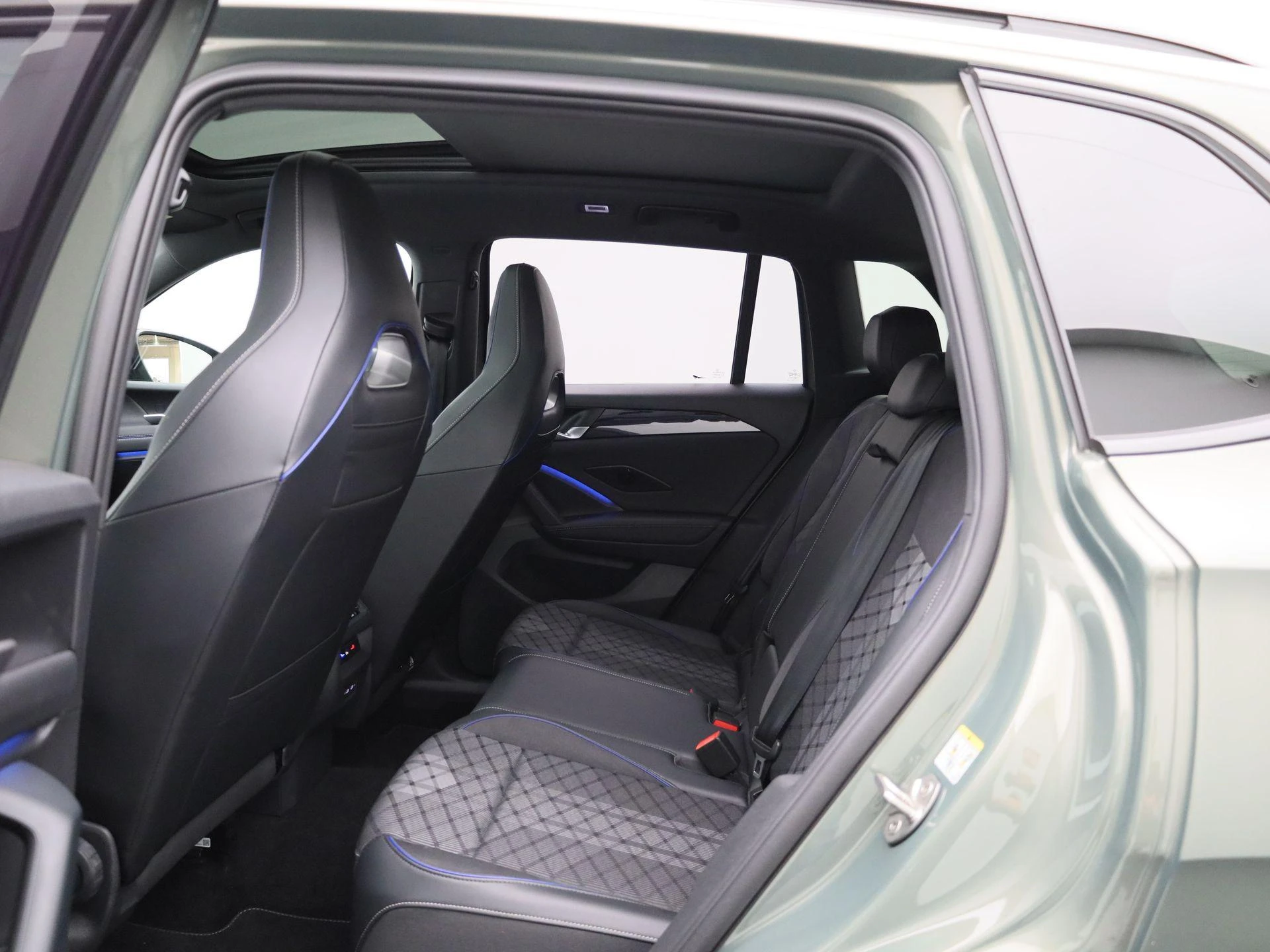 Volkswagen-Tiguan-image-9