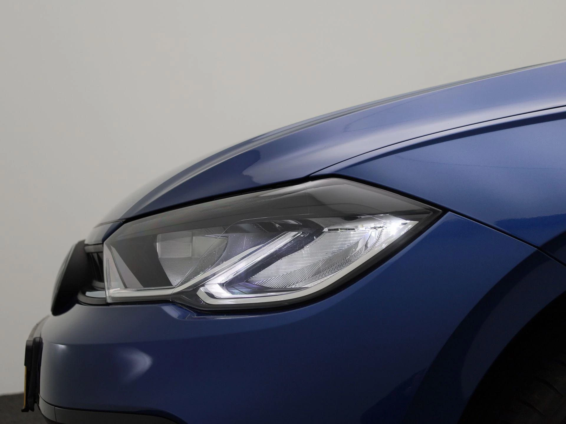 Volkswagen-Polo-image-9