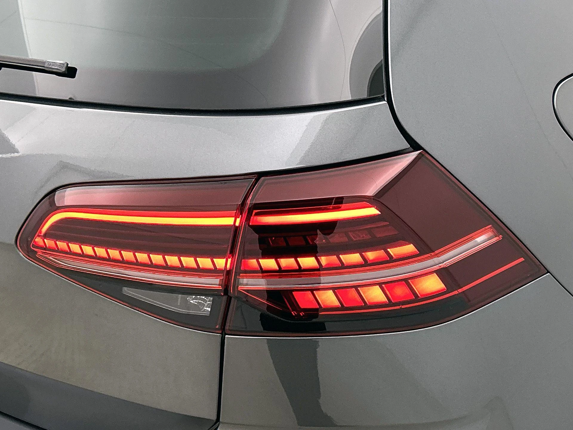 Volkswagen-Golf-image-13