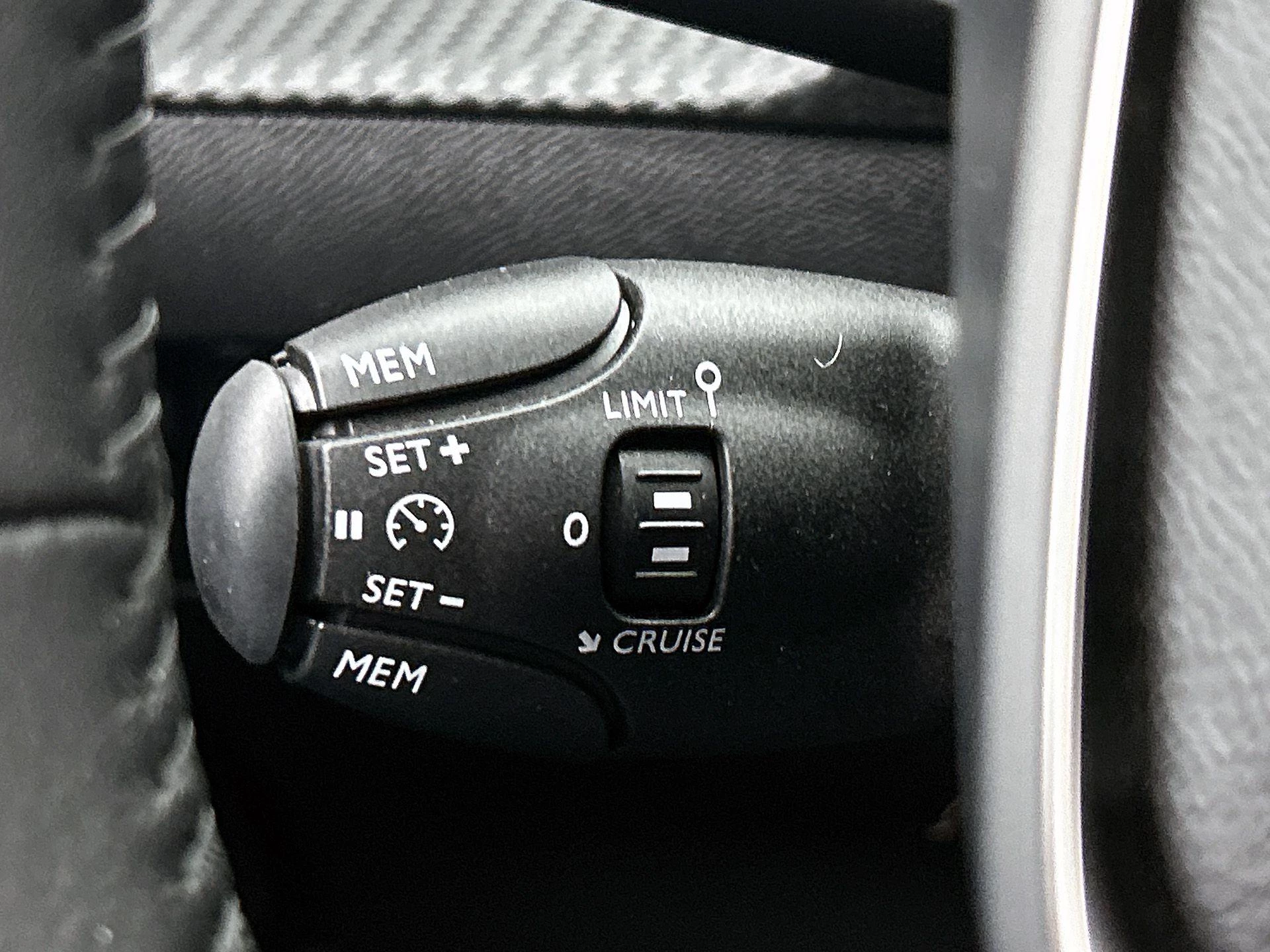 Peugeot-208-image-5