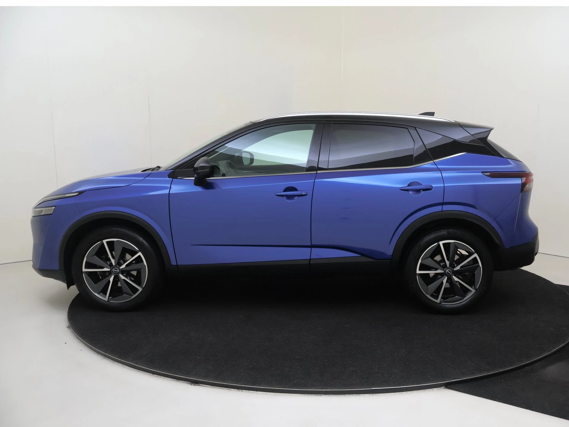 Nissan-QASHQAI-image-7