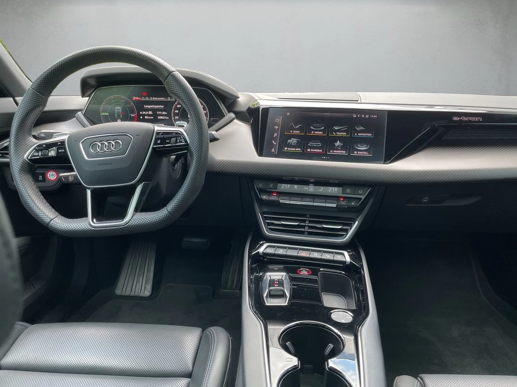 Audi e-tron GT quattro *SOH92%*Matrix*Pano*