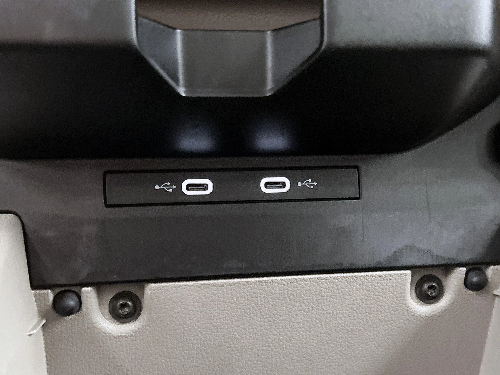 Volkswagen-Multivan-image-39