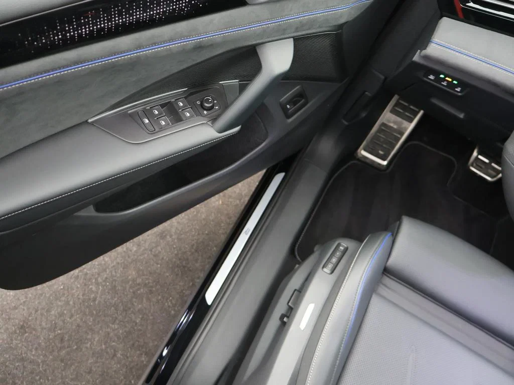 Volkswagen-Tiguan-image-13