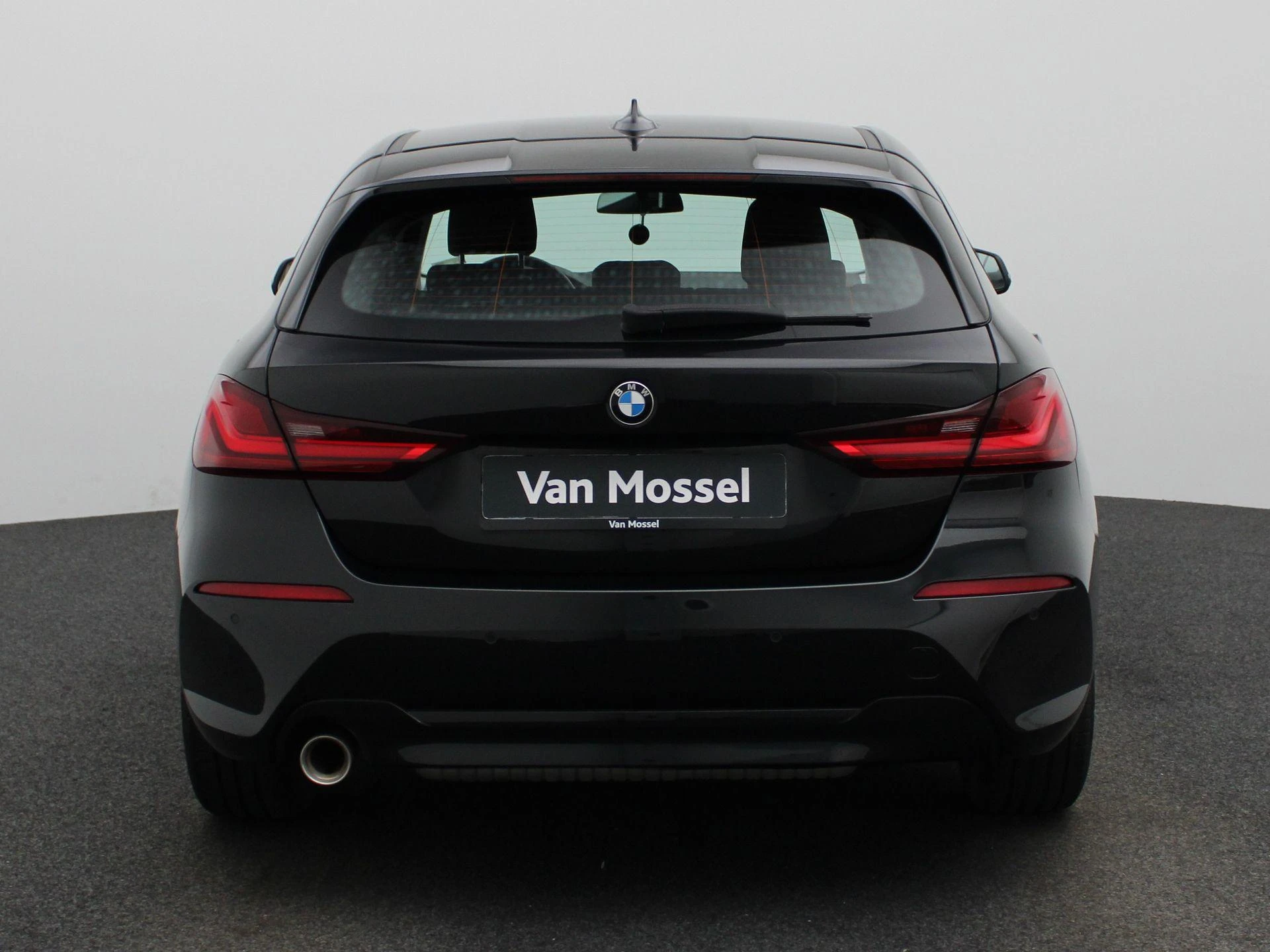 BMW-1 Reeks-image-4