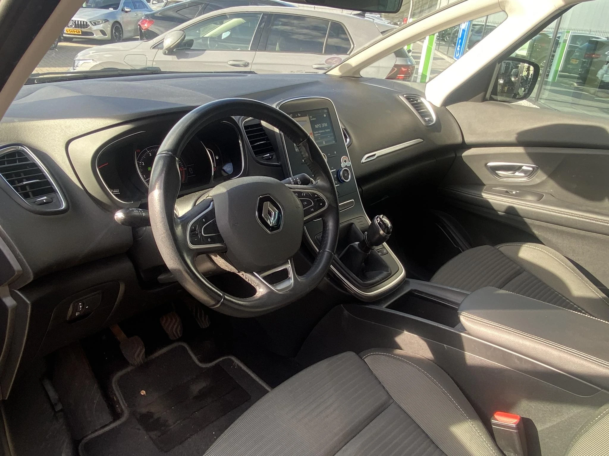 Renault-Scénic-image-3