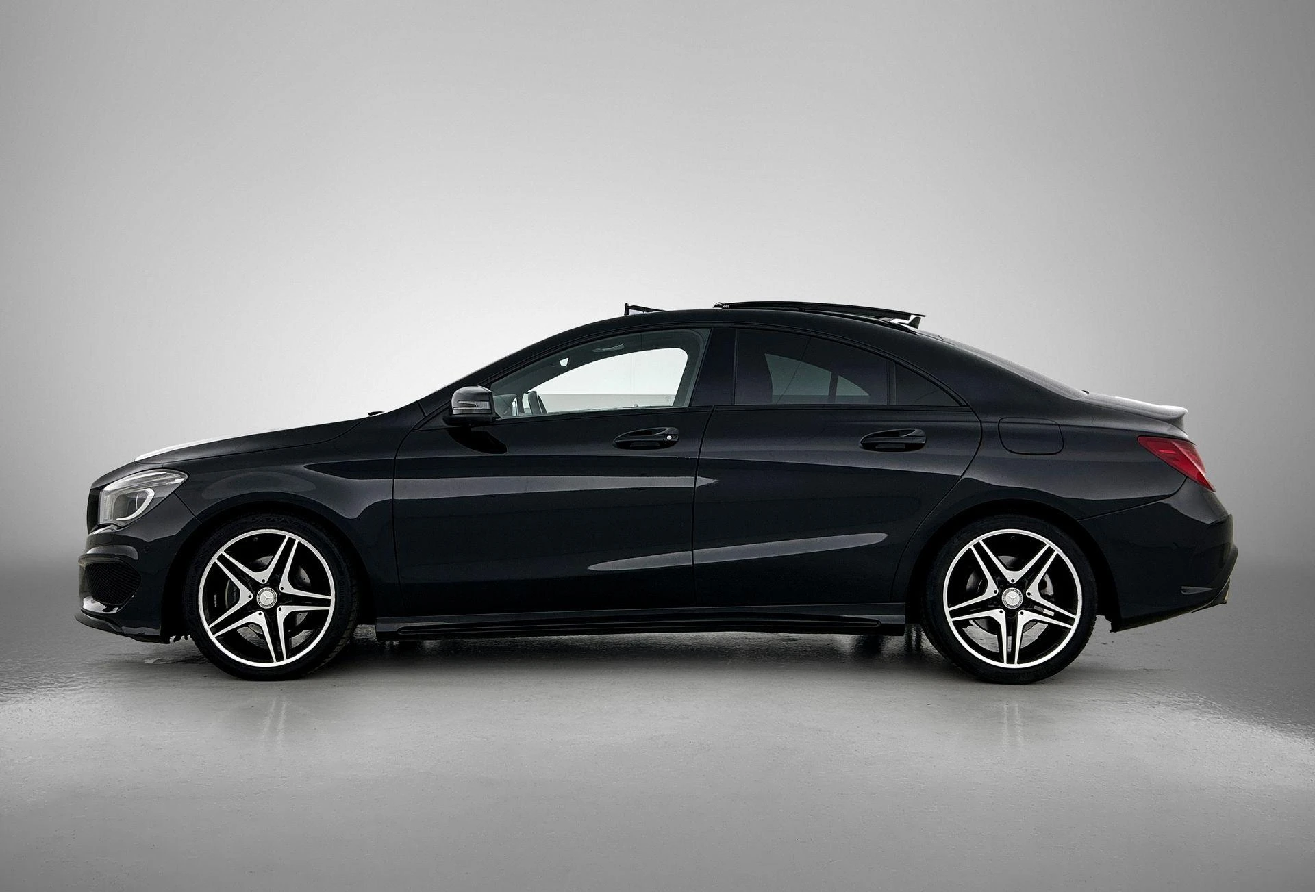 Mercedes-Benz-CLA-image-1