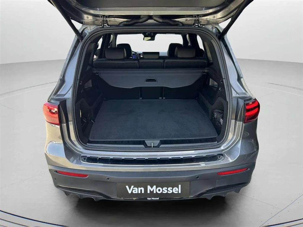 Mercedes-Benz-EQB-image-22