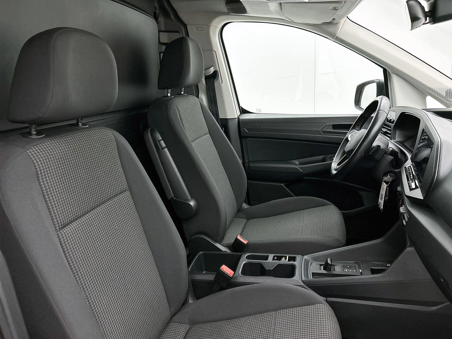 Volkswagen-Caddy-image-29