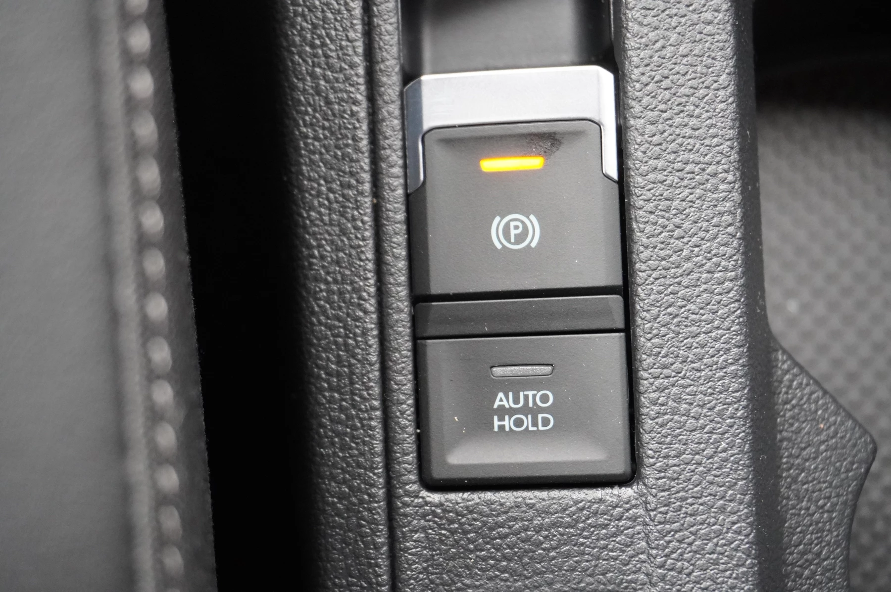 Volkswagen-T-Roc-image-35