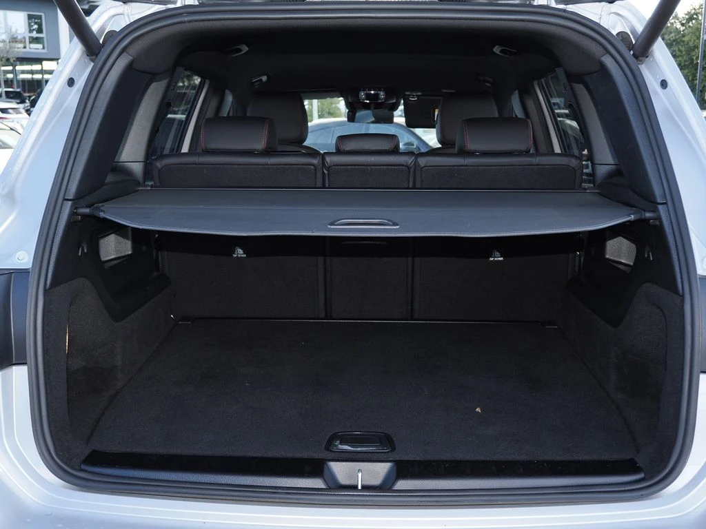 Mercedes-Benz-GLB 220 d-image-14
