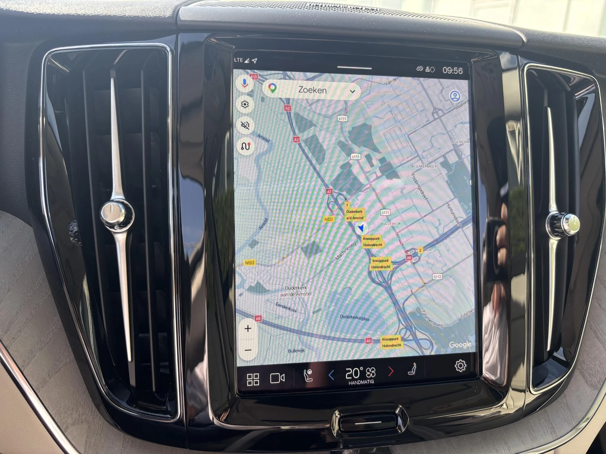 Volvo-XC60-image-10