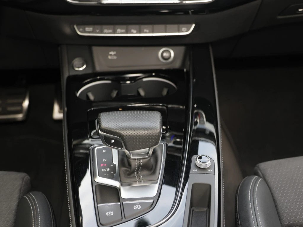 Audi A4 Avant 45 TFSI quattro S line
