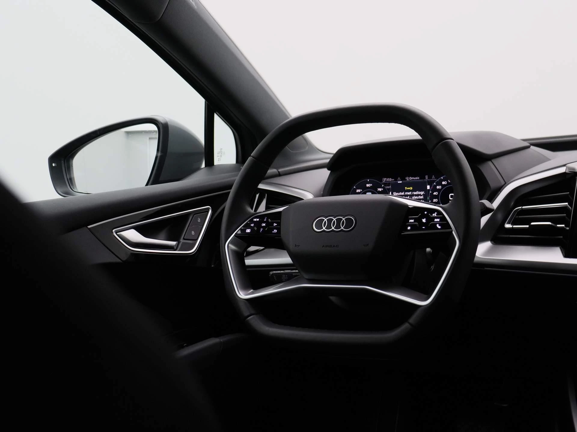 Audi-Q4 e-tron-image-10