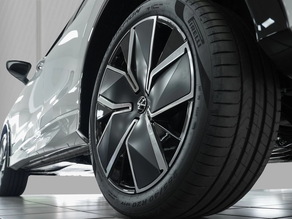 Volkswagen Tiguan R-Line 1,5 l eHybrid OPF 110 kW (150 PS) / 85 kW (115 PS) 6-Gang-Doppelkupplungsgetriebe DSG