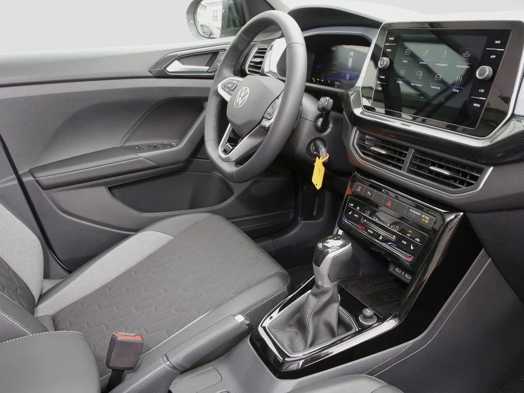 Volkswagen-T-Cross-image-8