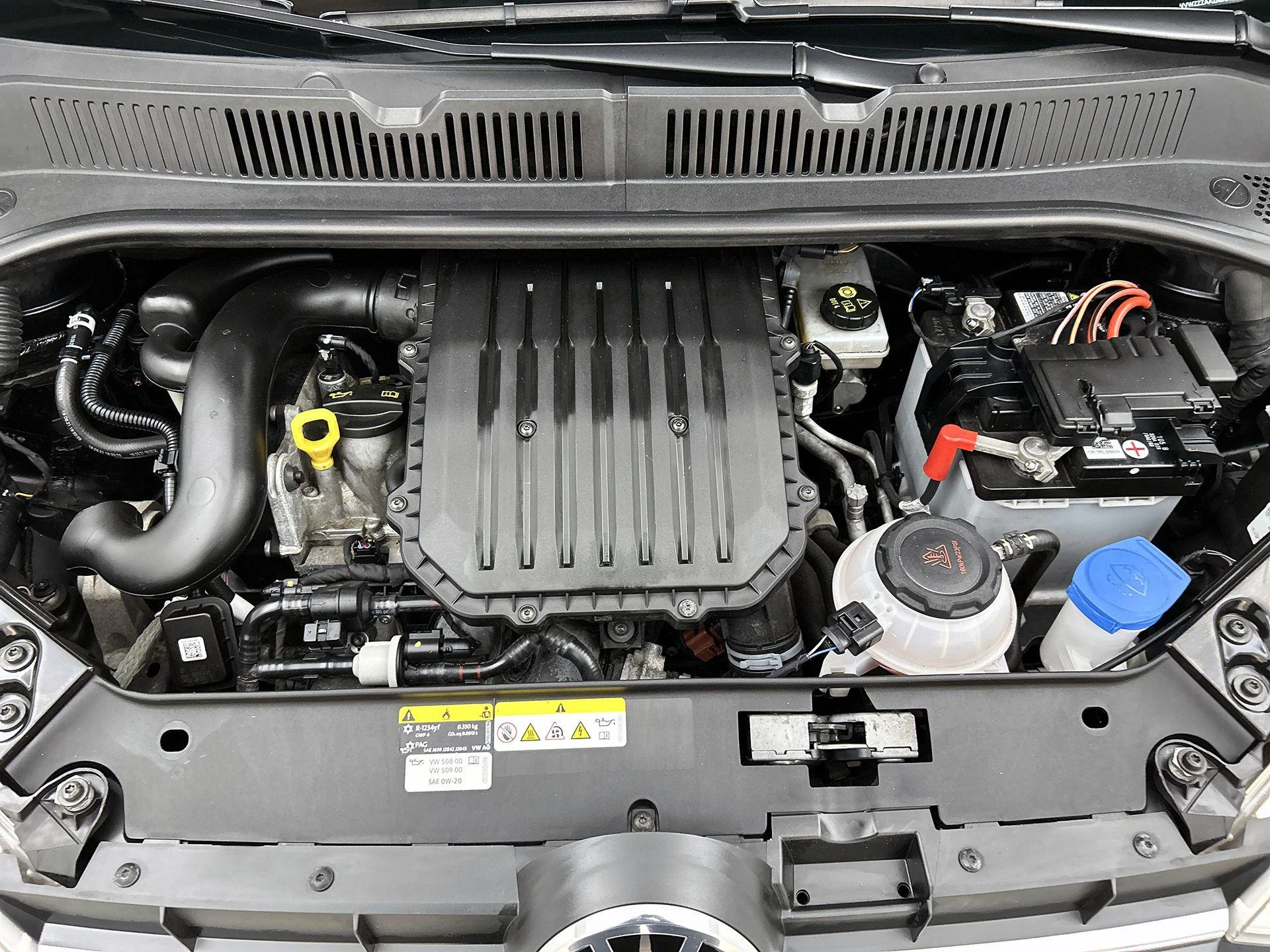 Volkswagen-up!-image-12