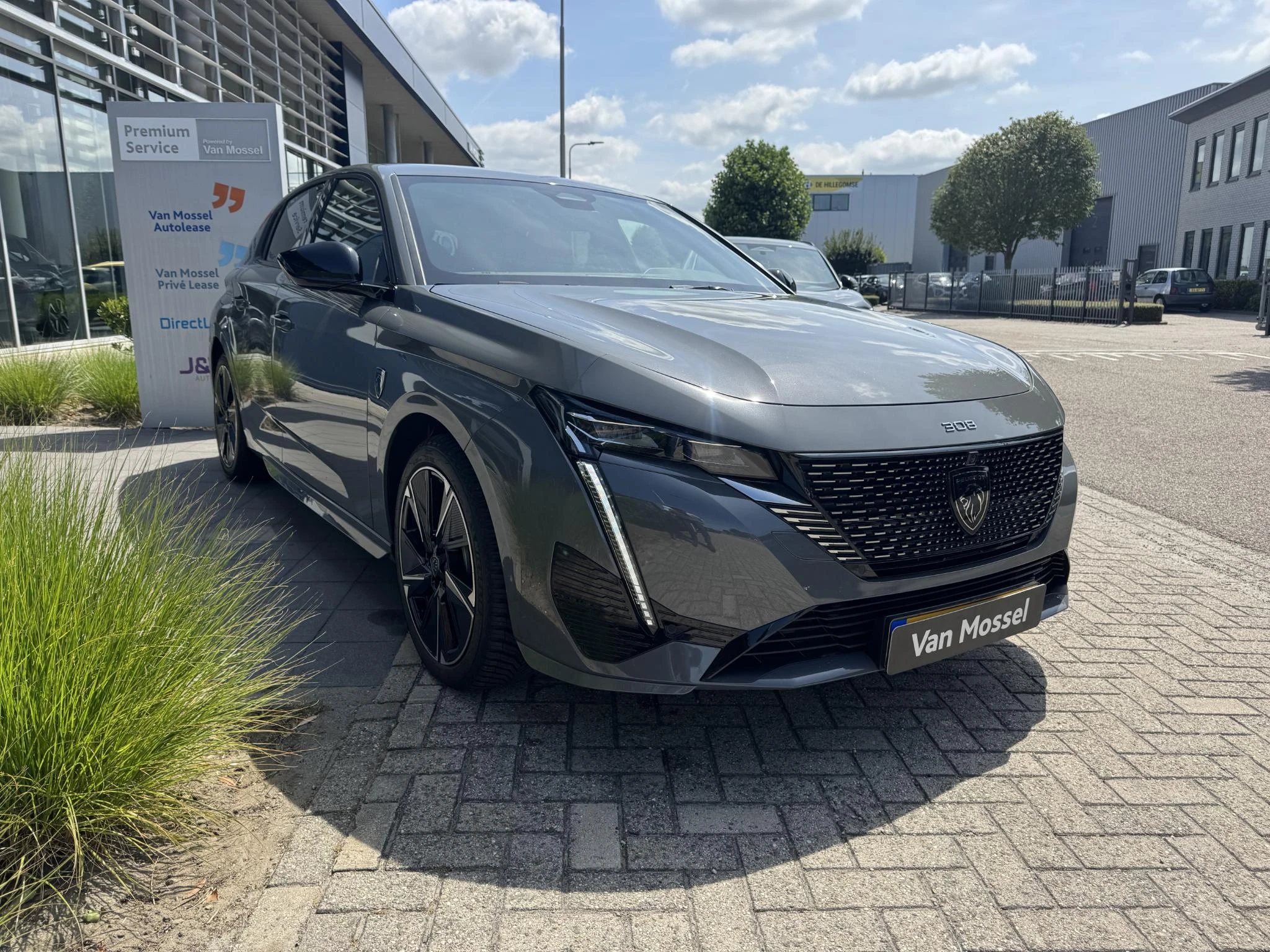 Peugeot-e-308-image-5