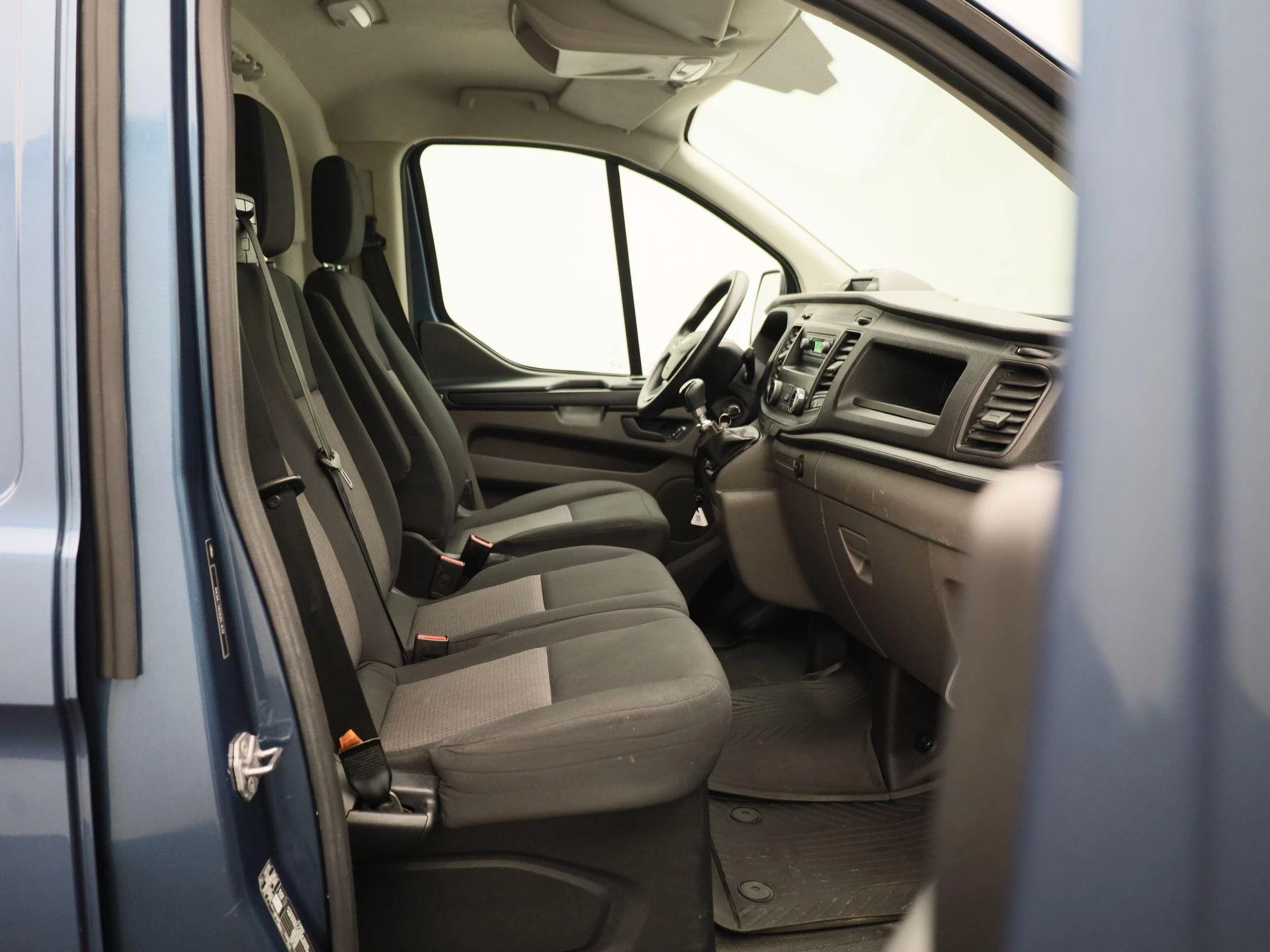 Ford-Transit Custom-image-11