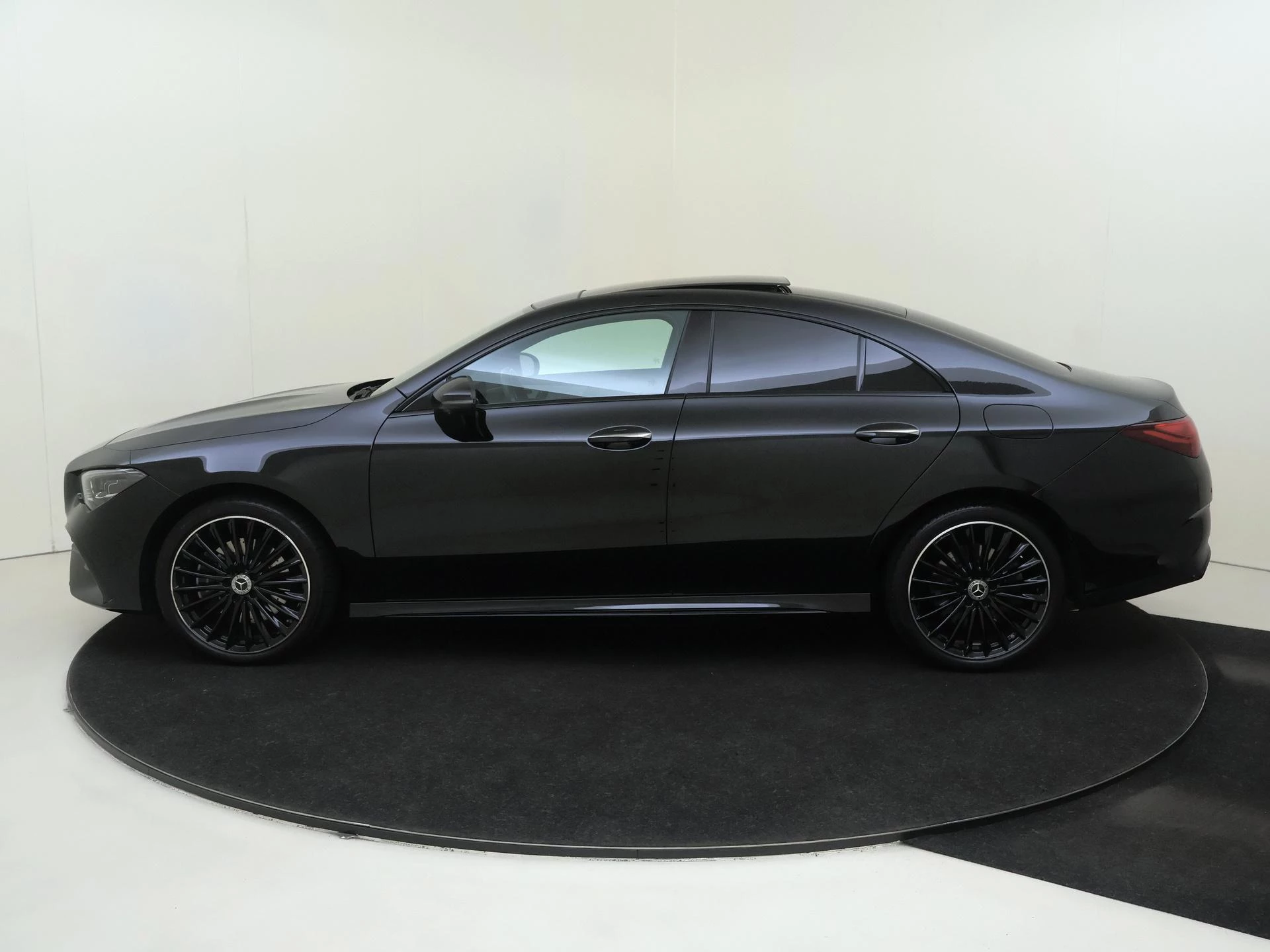 Mercedes-Benz CLA 250 e Star Edition AMG Line Plus
