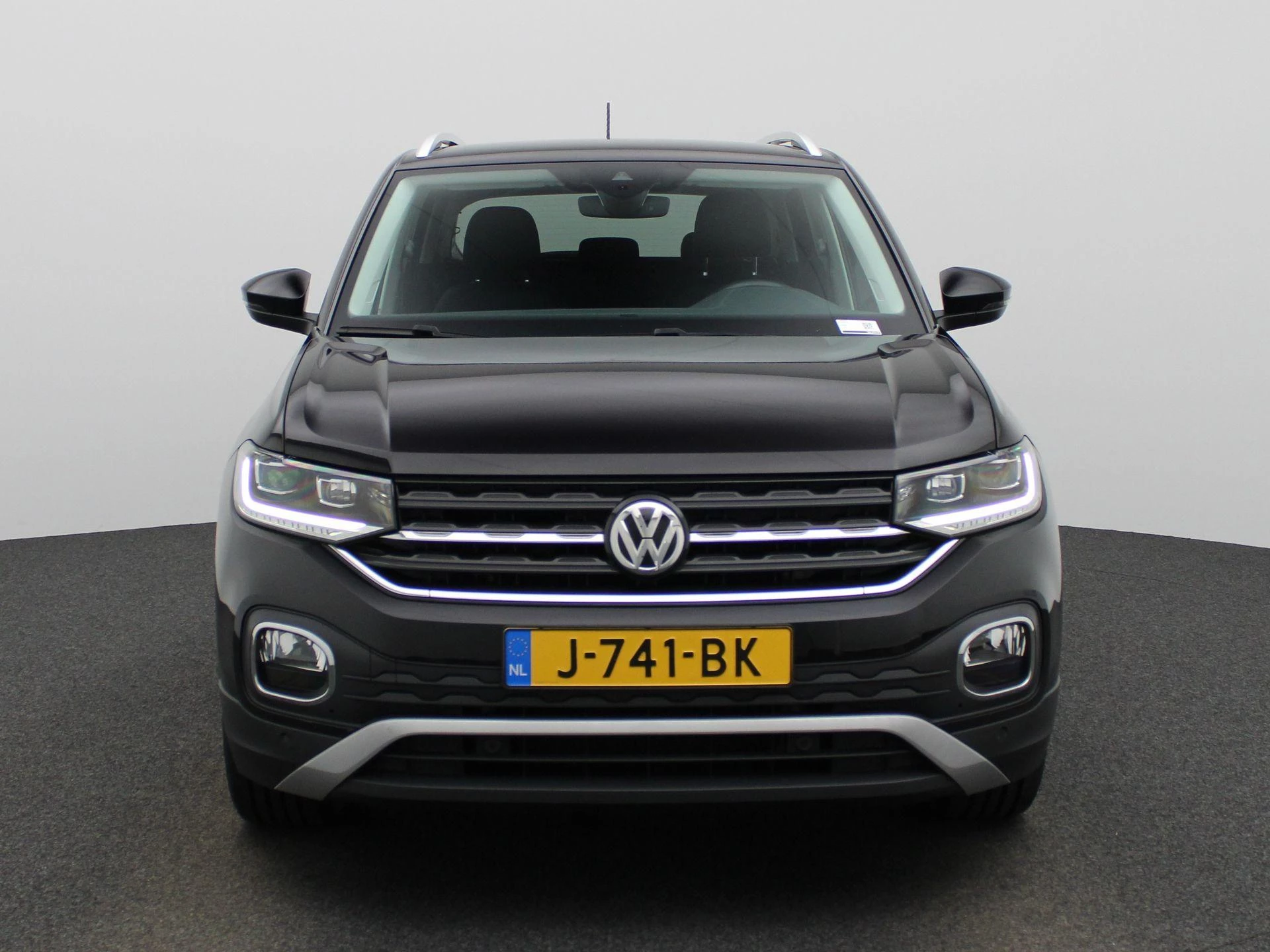 Volkswagen-T-Cross-image-2