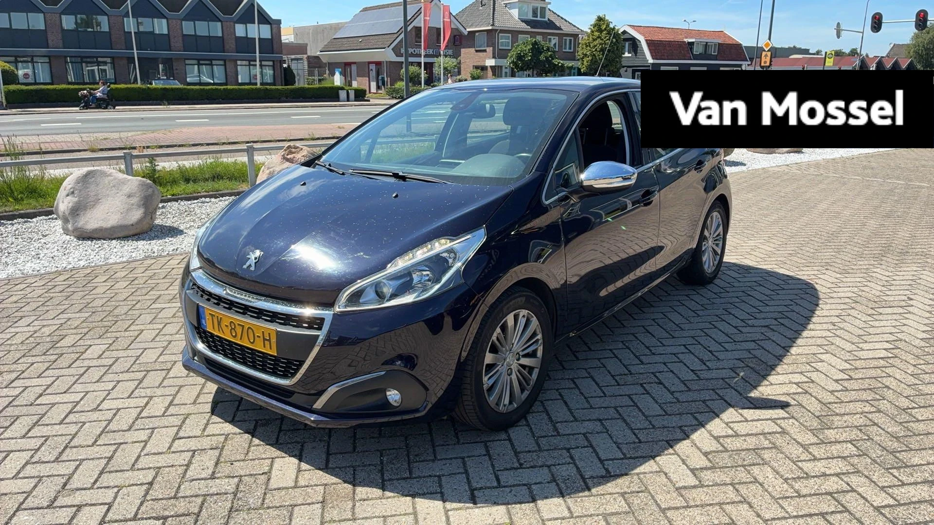 Peugeot-208-image-0