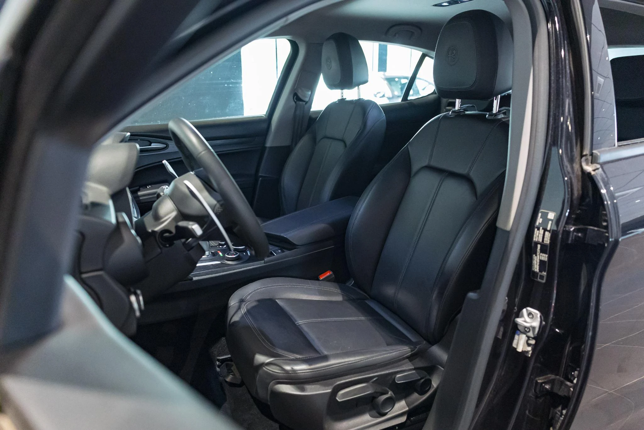 Alfa Romeo-Stelvio-image-22