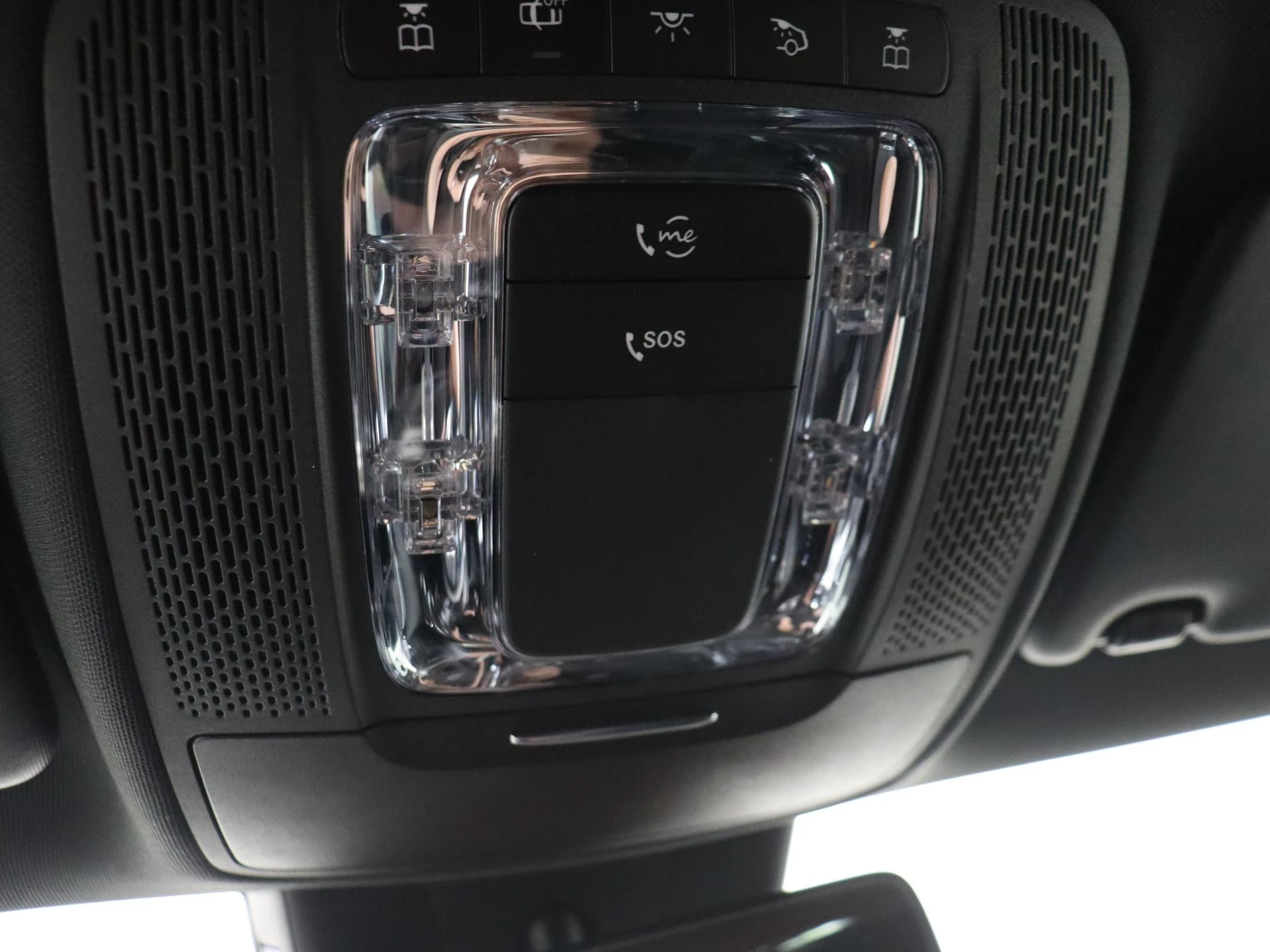 Mercedes-Benz-CLA-image-23