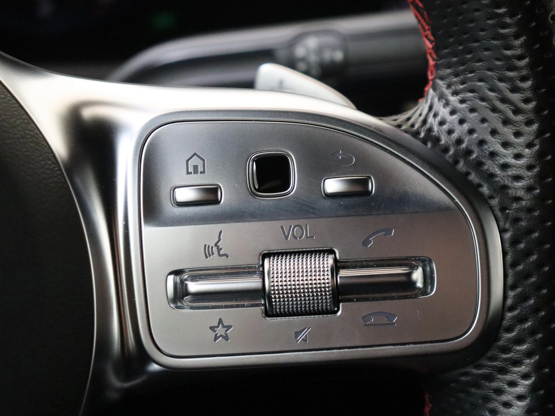 Mercedes-Benz-A-Klasse-image-13