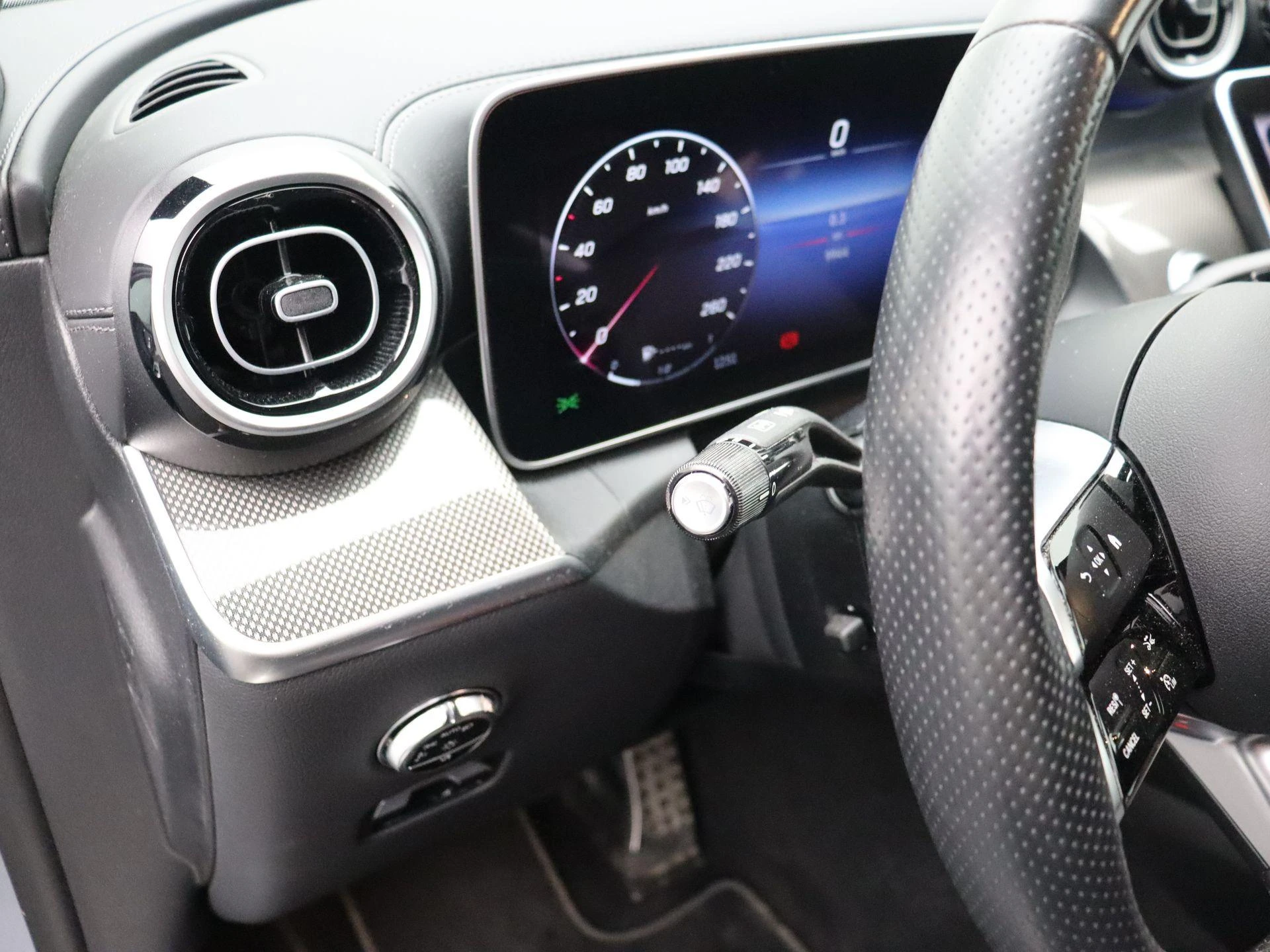 Mercedes-Benz-GLC-image-8