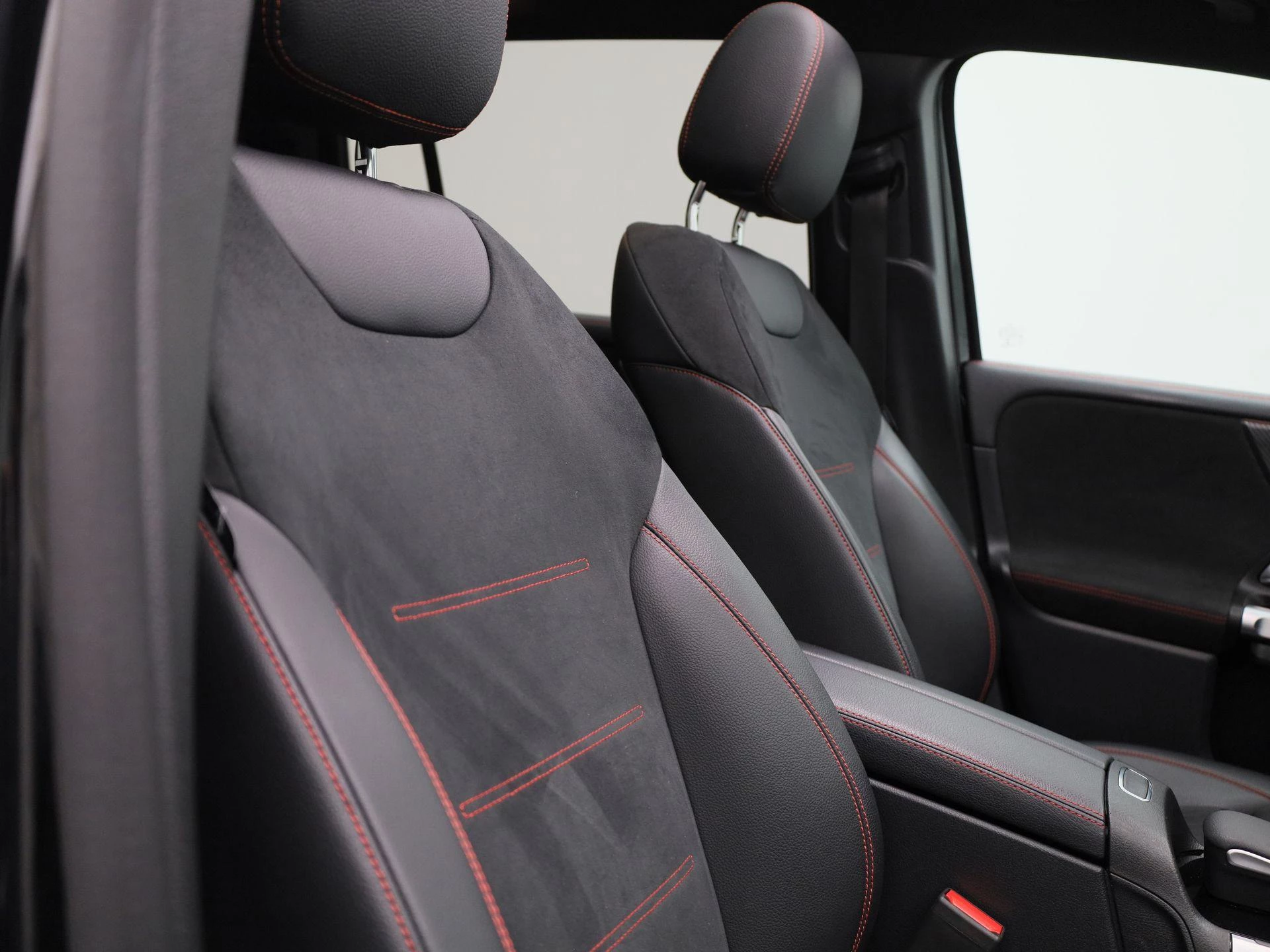 Mercedes-Benz GLB 200 4MATIC AMG Line