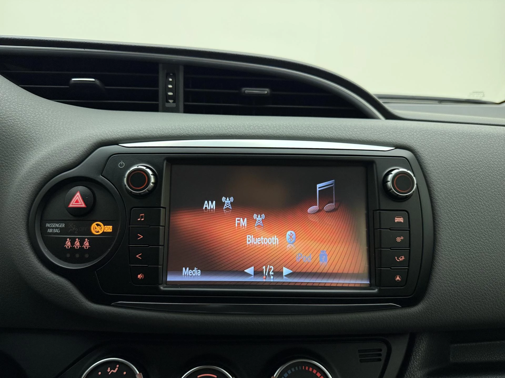 Toyota-Yaris-image-14