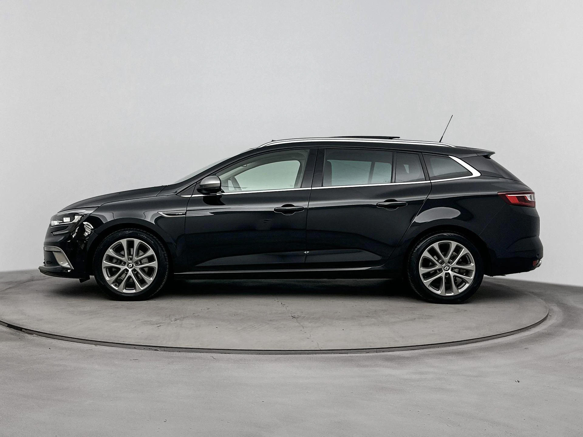 Renault-Mégane Estate-image-1