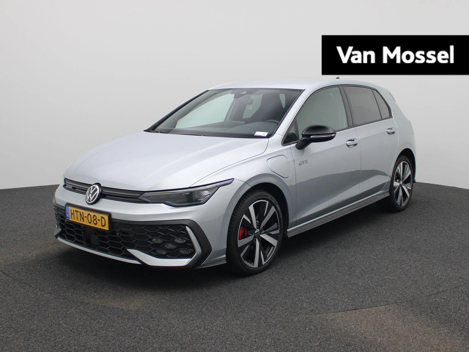 Volkswagen-Golf-image-0