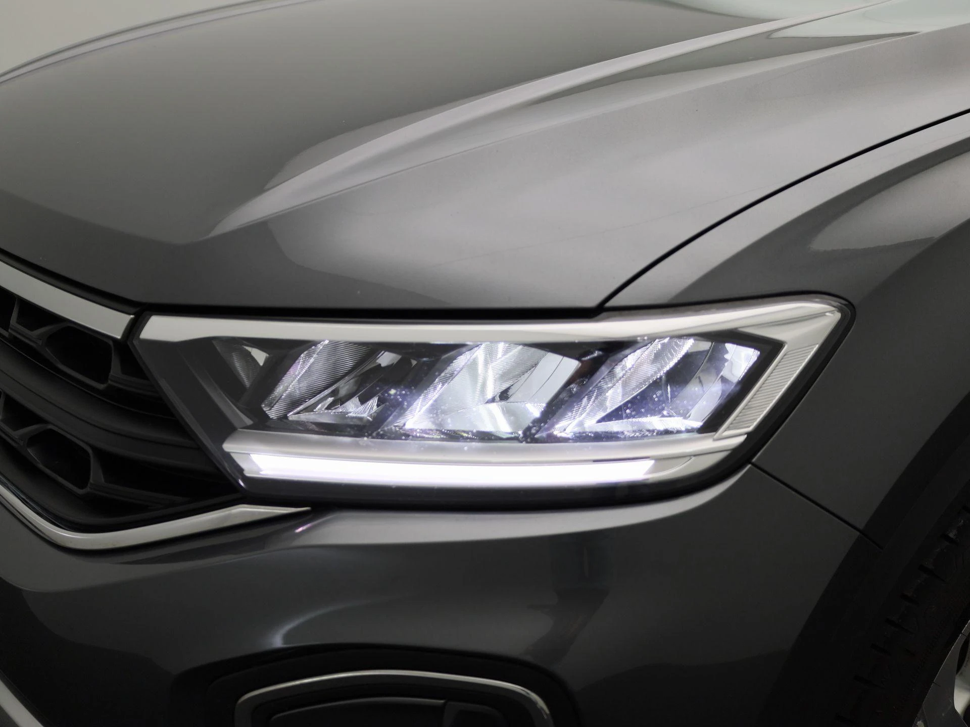 Volkswagen-T-Roc-image-13