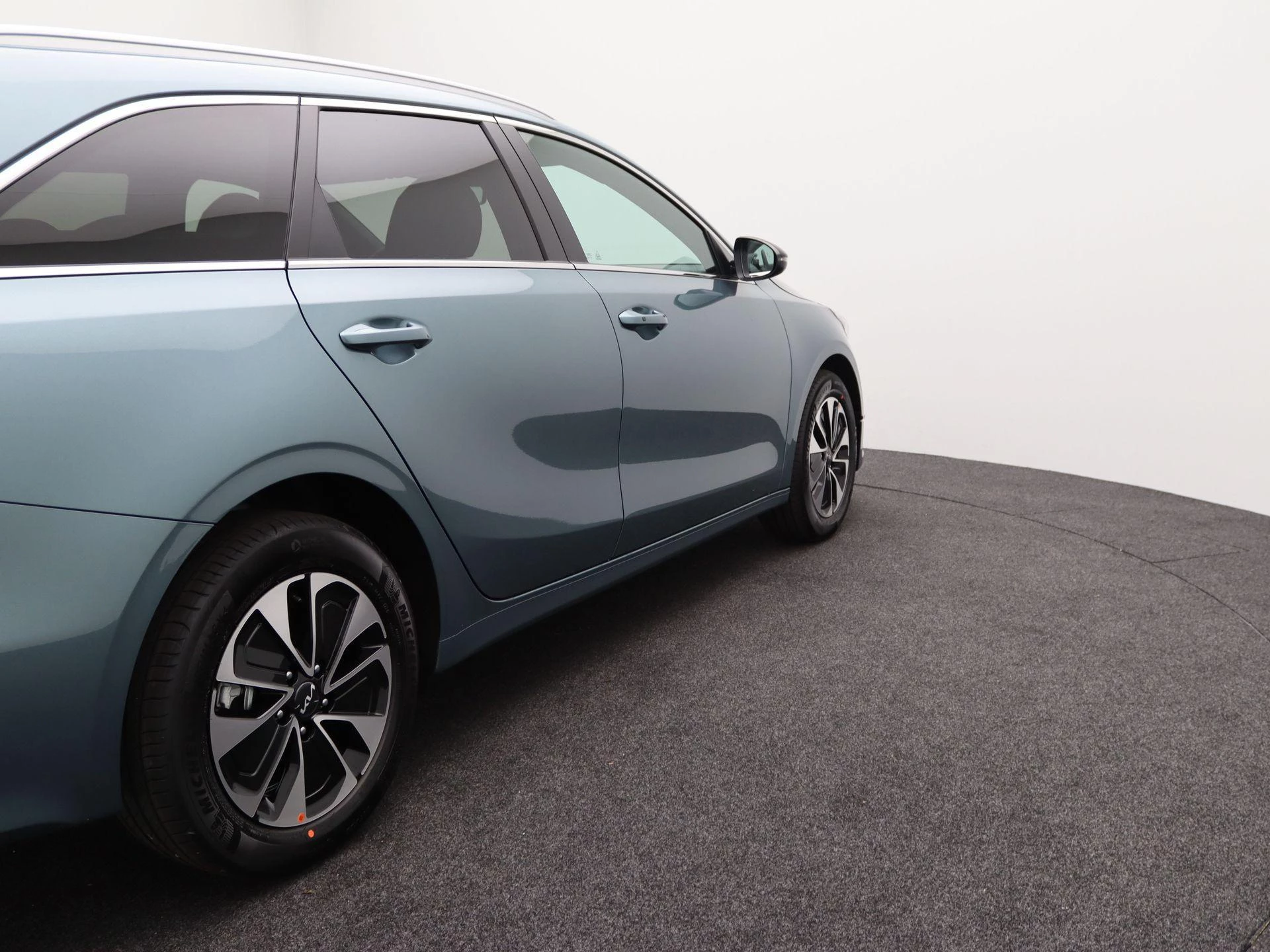 Kia-Ceed Sportswagon-image-38