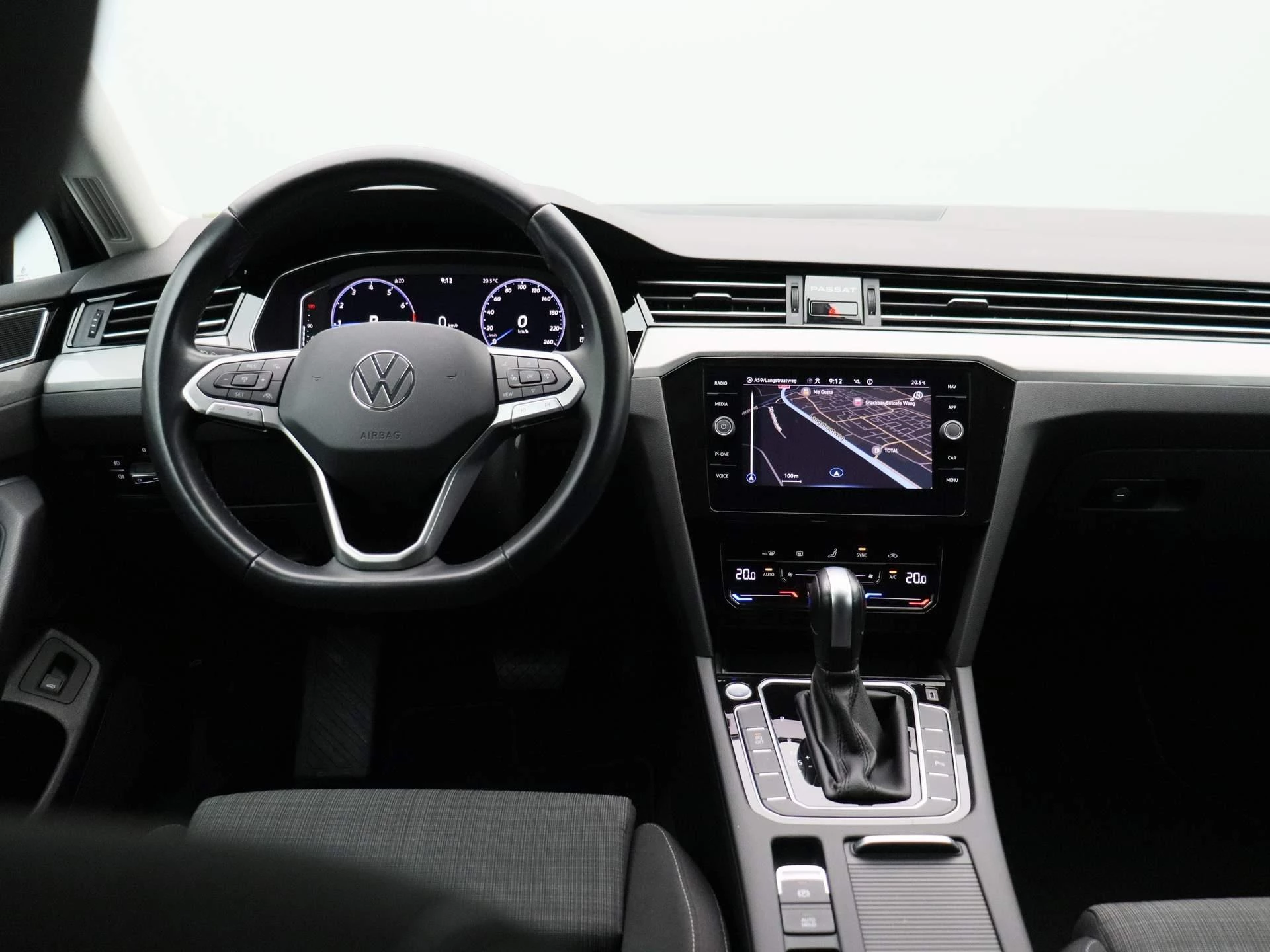 Volkswagen-Passat-image-6