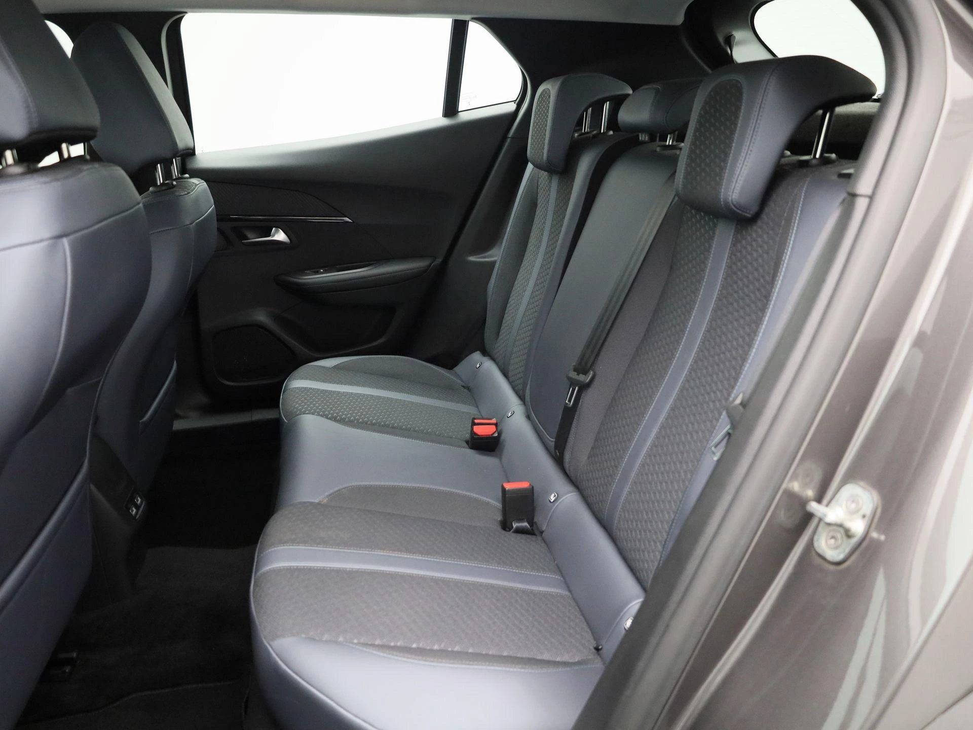 Peugeot 2008 1.2 Puretech 96kW S&S EAT8 Allure