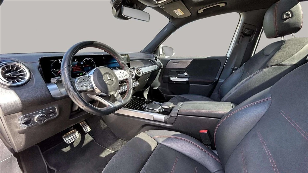 Mercedes-Benz-EQB-image-23
